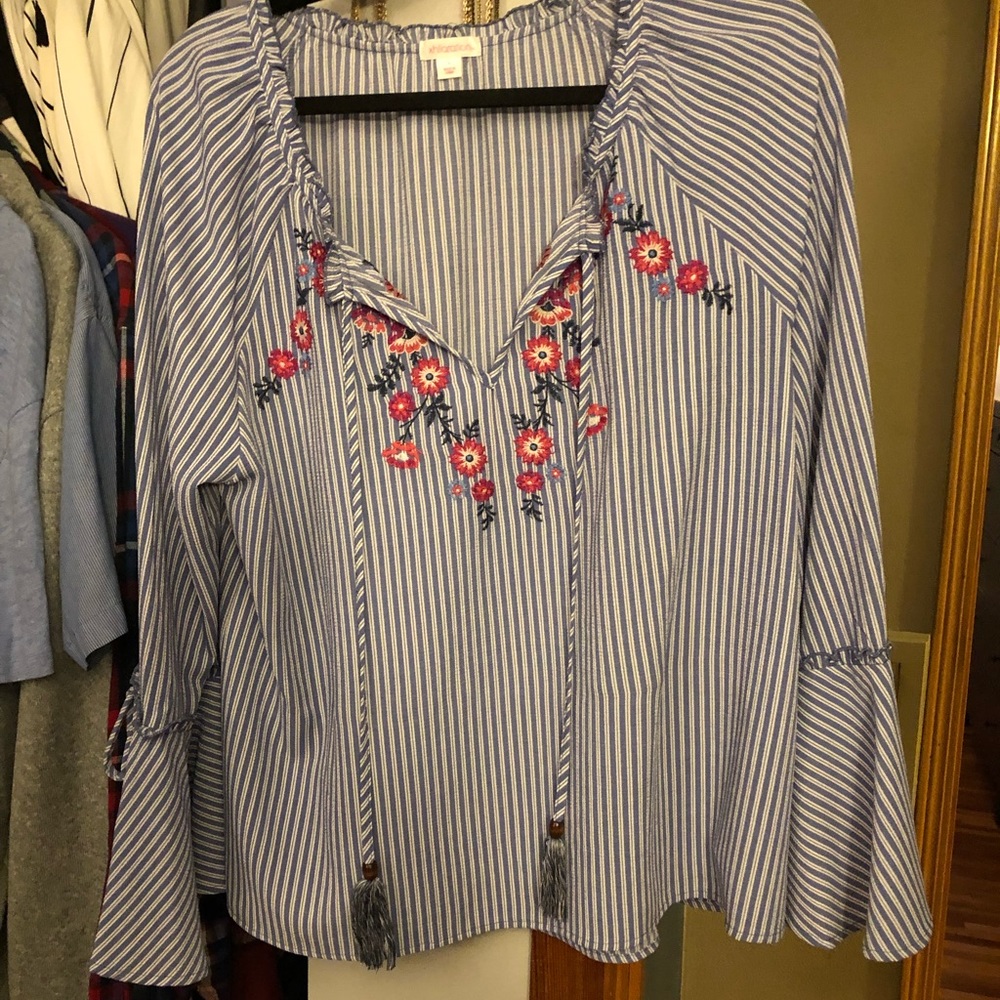 Xhilaration Embroidered top